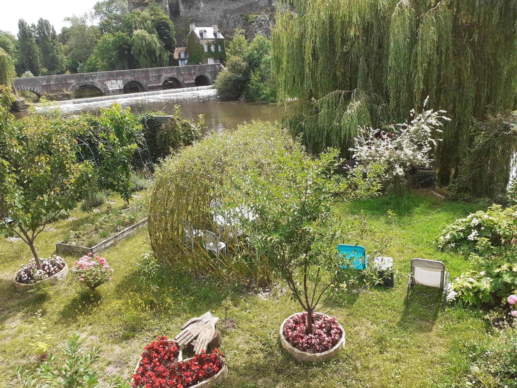 Le Refuge Des Alpes Mancelles Lejlighed Fresnay-sur-Sarthe Eksteriør billede