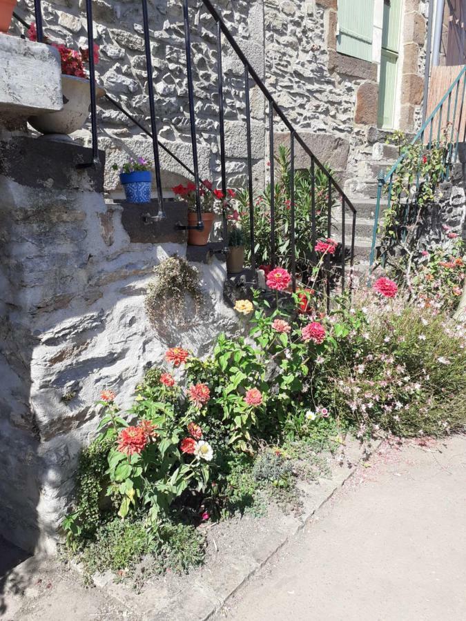 Le Refuge Des Alpes Mancelles Lejlighed Fresnay-sur-Sarthe Eksteriør billede